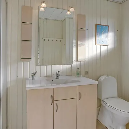 Kalle - 400m From The Sea By Interhome