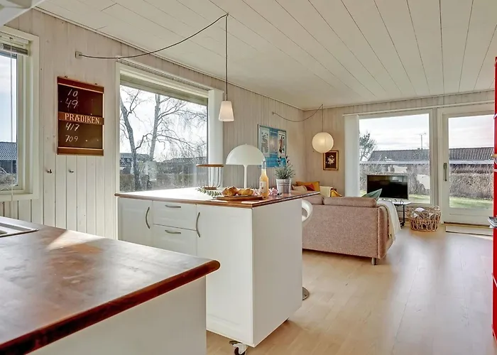 Kalle - 400m From The Sea By Interhome Nyaraló